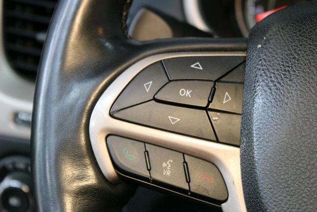 Used 2015 Jeep Cherokee Latitude w/ Cold Weather Group AWD/4WD image 21