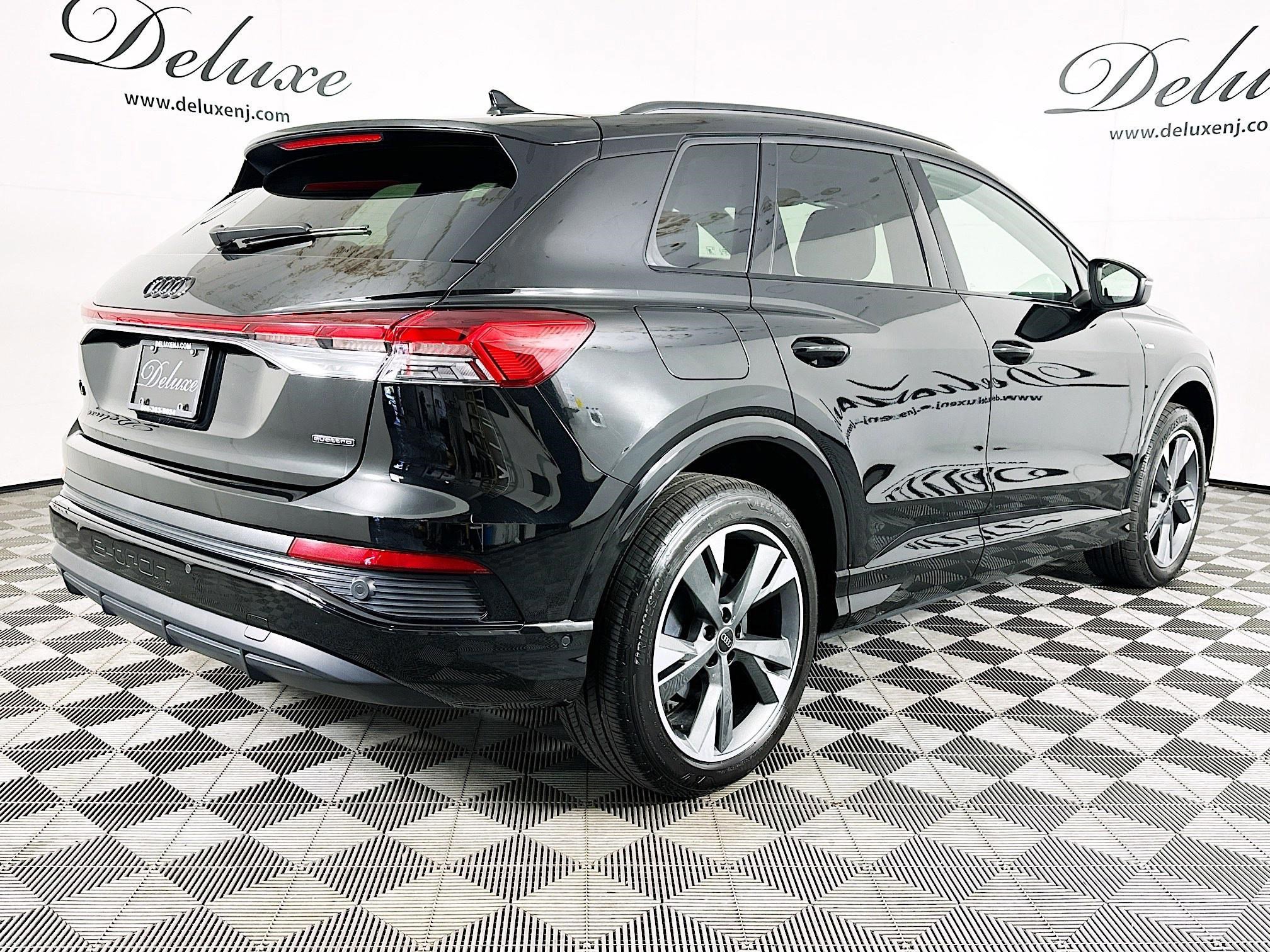 Used 2024 Audi Q4 e-tron Premium Plus w/ Premium Plus image 6