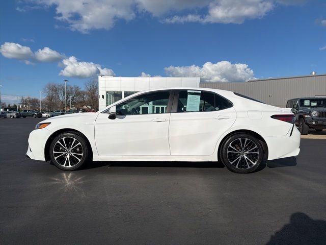 Certified 2018 Toyota Camry SE w/ Convenience Package image 4
