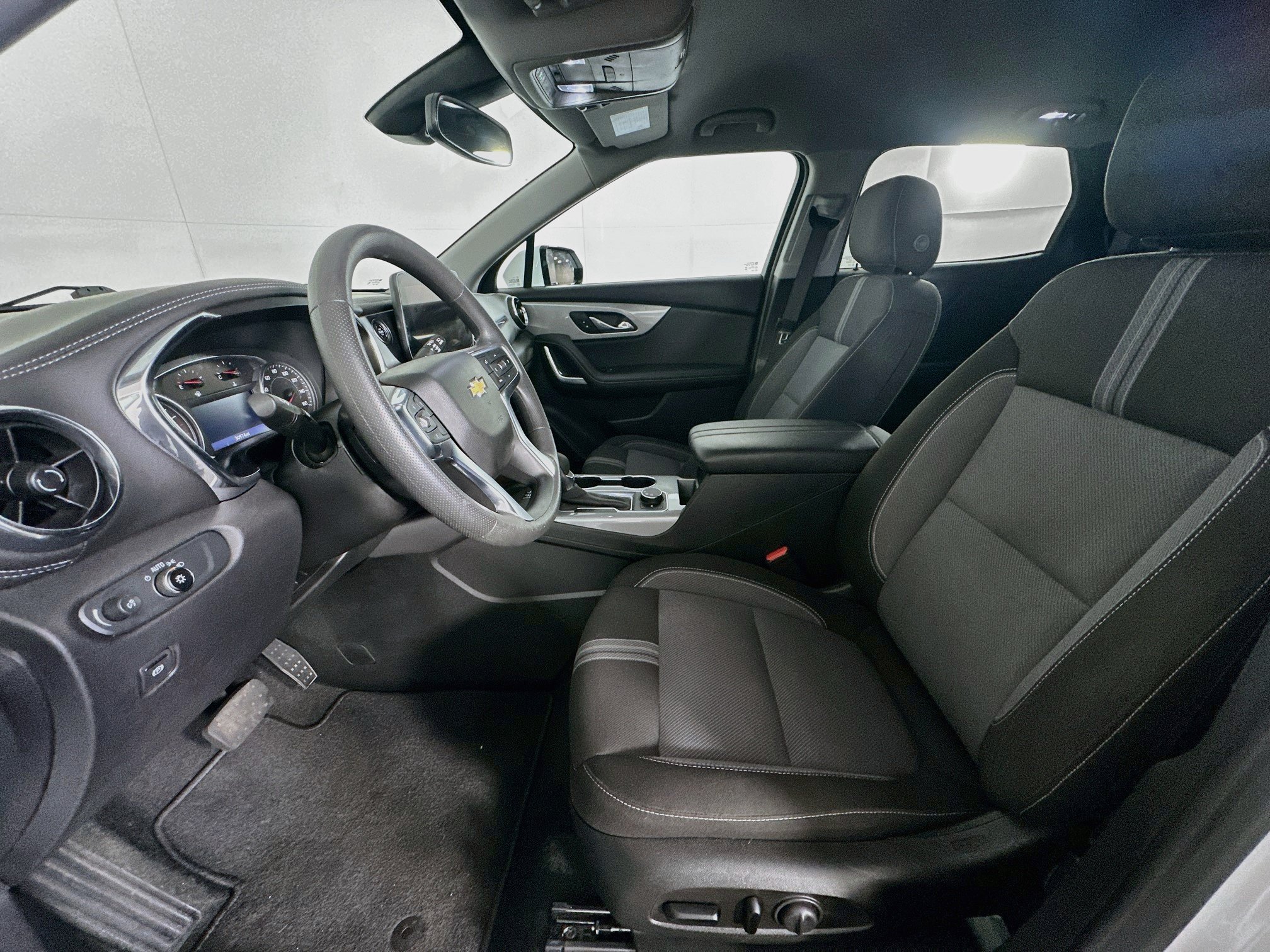 Used 2023 Chevrolet Blazer LT w/ Convenience Package FWD image 13