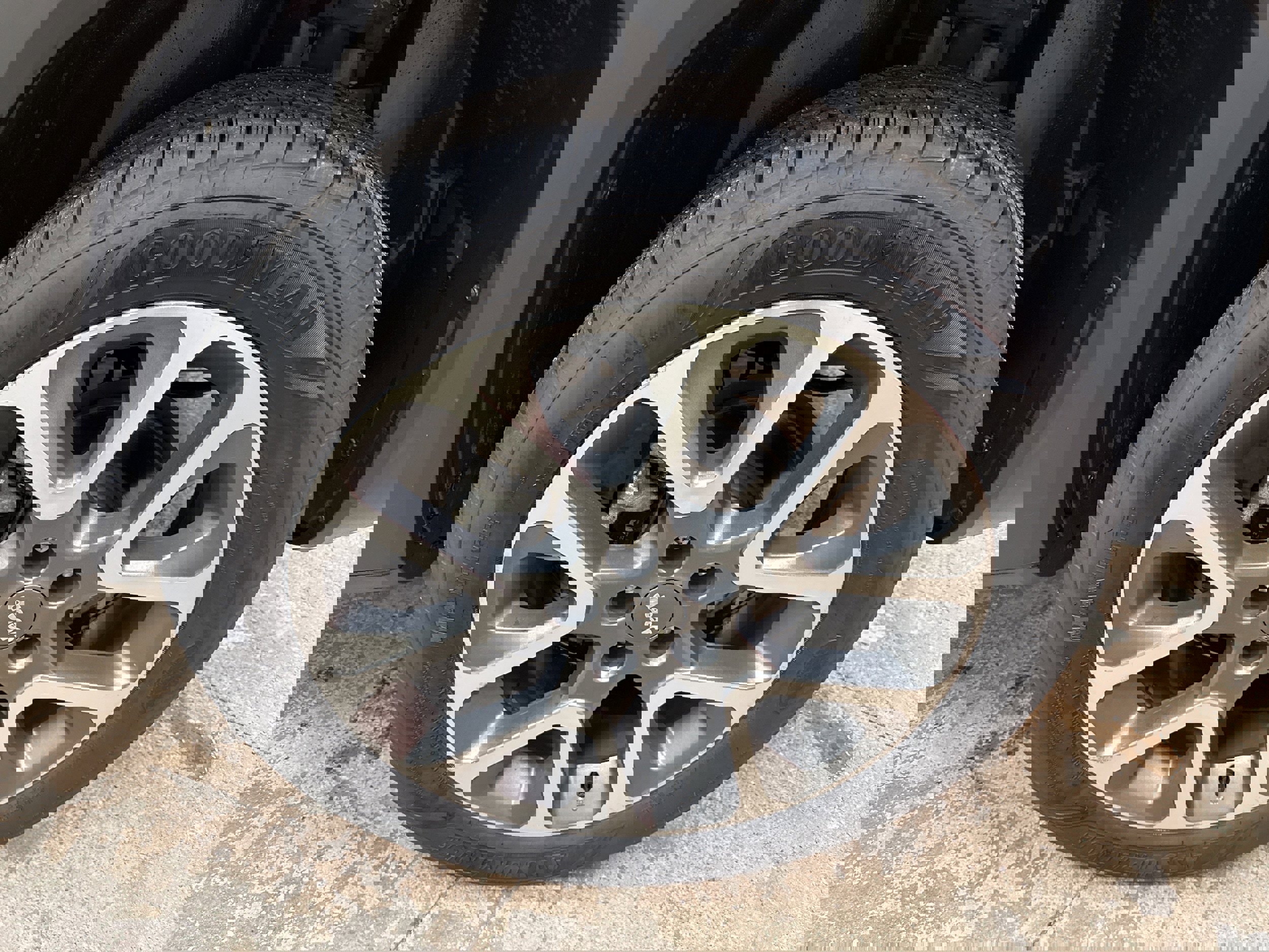 Used 2022 Jeep Renegade Limited w/ Sun, Sound & Wheels Group image 7