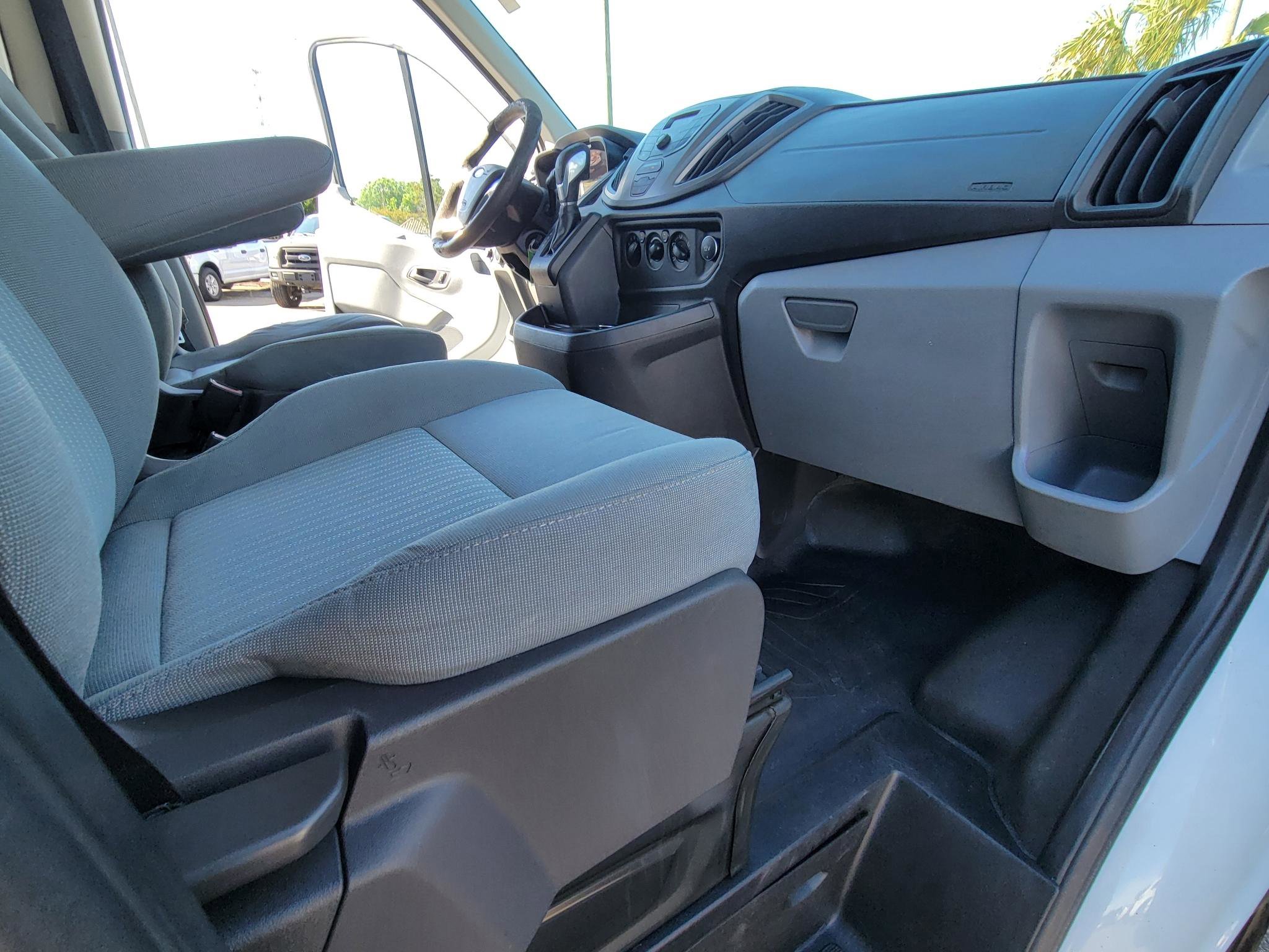 Used 2015 Ford Transit 250 130 Low Roof w/ Exterior Upgrade Package RWD image 43