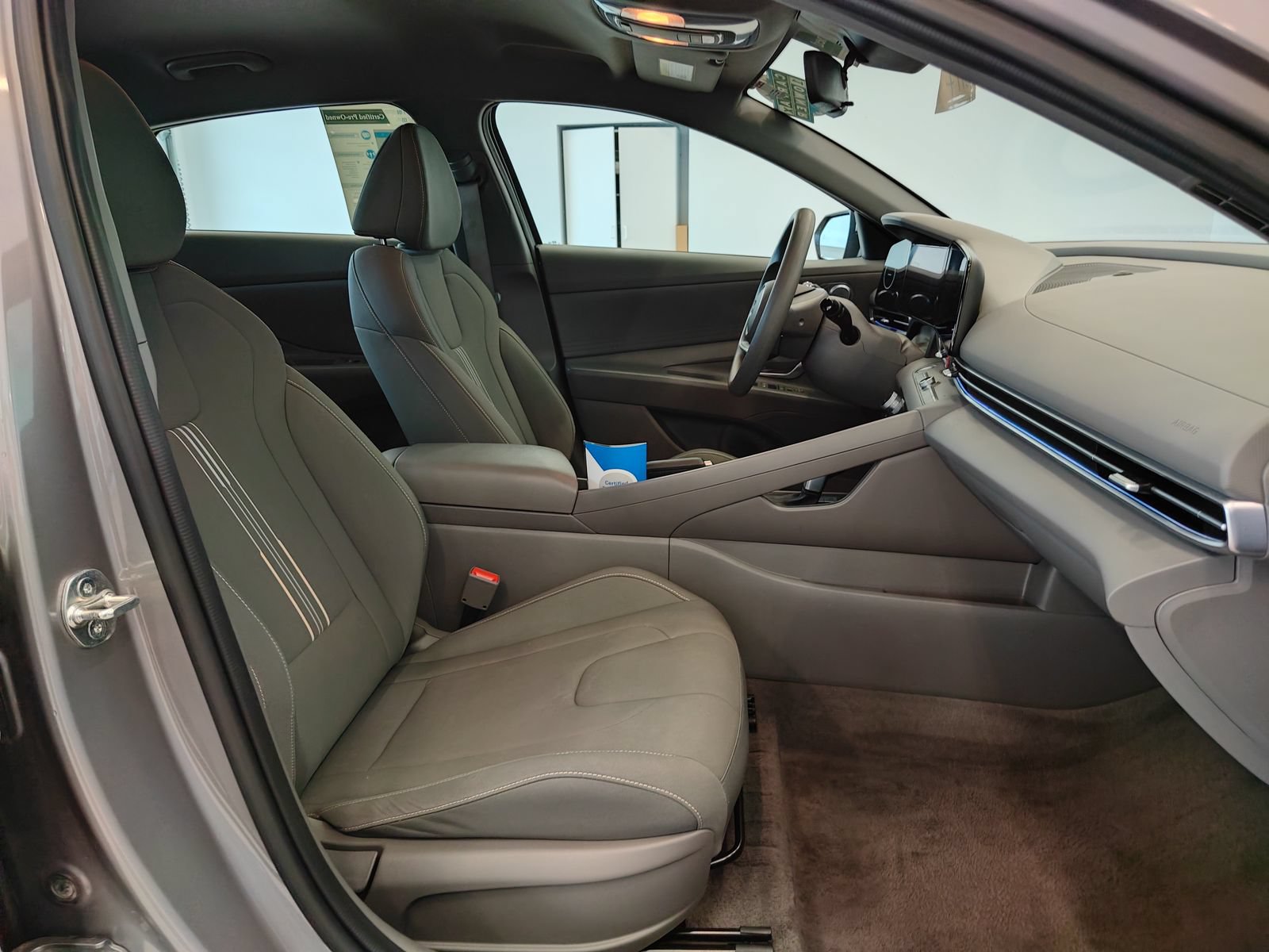 Used 2024 Hyundai Elantra SEL FWD image 14