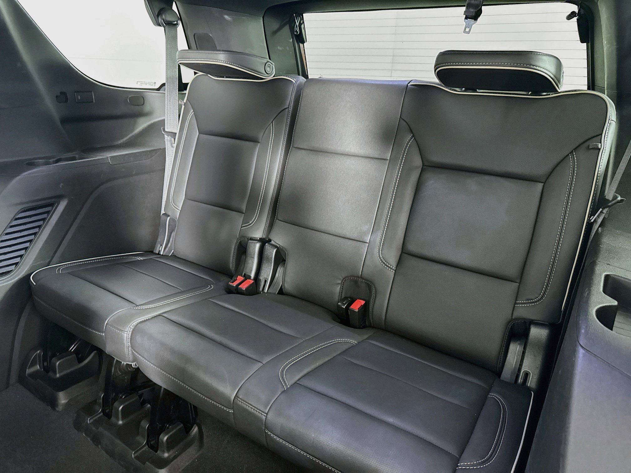 Used 2023 GMC Yukon SLT AWD/4WD image 19