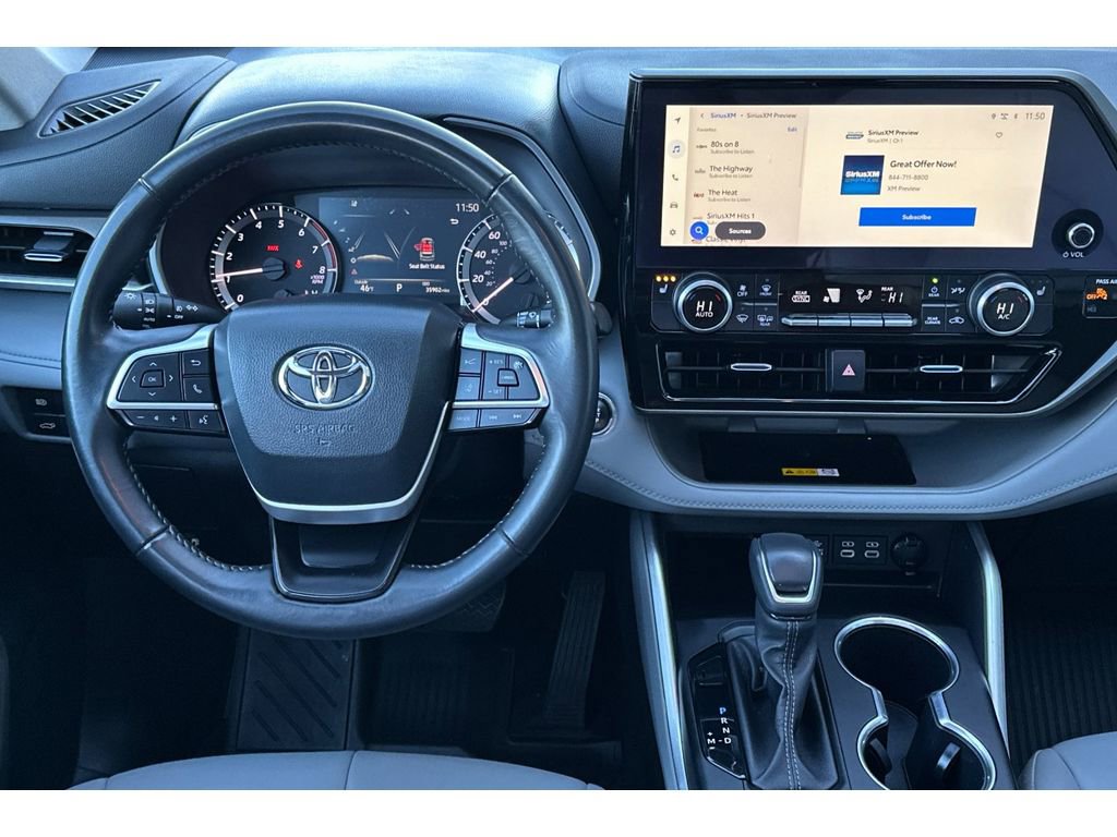 Used 2023 Toyota Highlander XLE image 16