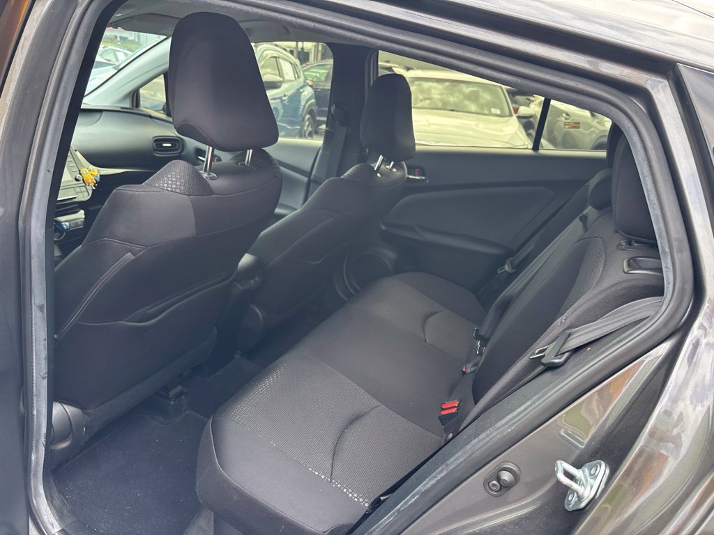 Used 2022 Toyota Prius LE FWD image 11