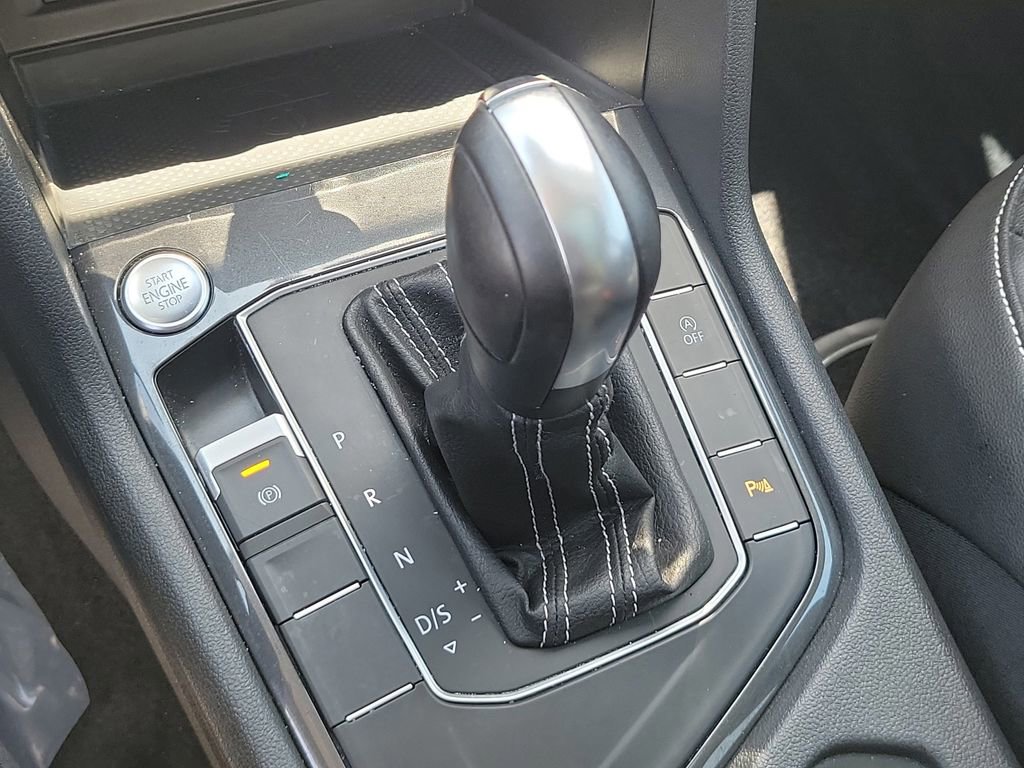 Used 2021 Volkswagen Tiguan SEL FWD image 35