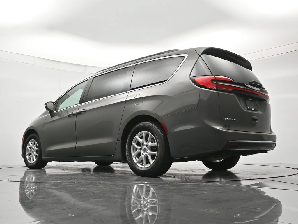 Used 2022 Chrysler Pacifica Touring-L FWD image 42