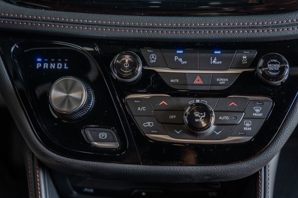 New 2026 Chrysler Pacifica Pinnacle image 23