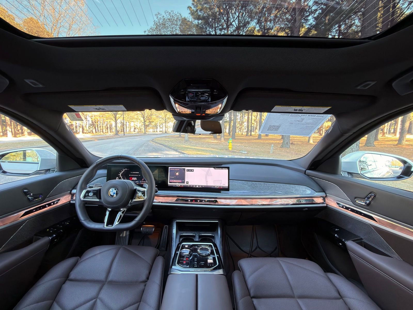 Used 2025 BMW 740i xDrive w/ Premium Package image 2