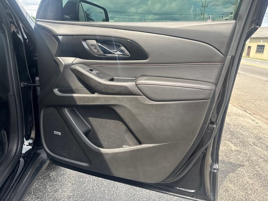 Used 2023 Chevrolet Traverse RS w/ LPO, Floor Liner Package FWD image 25