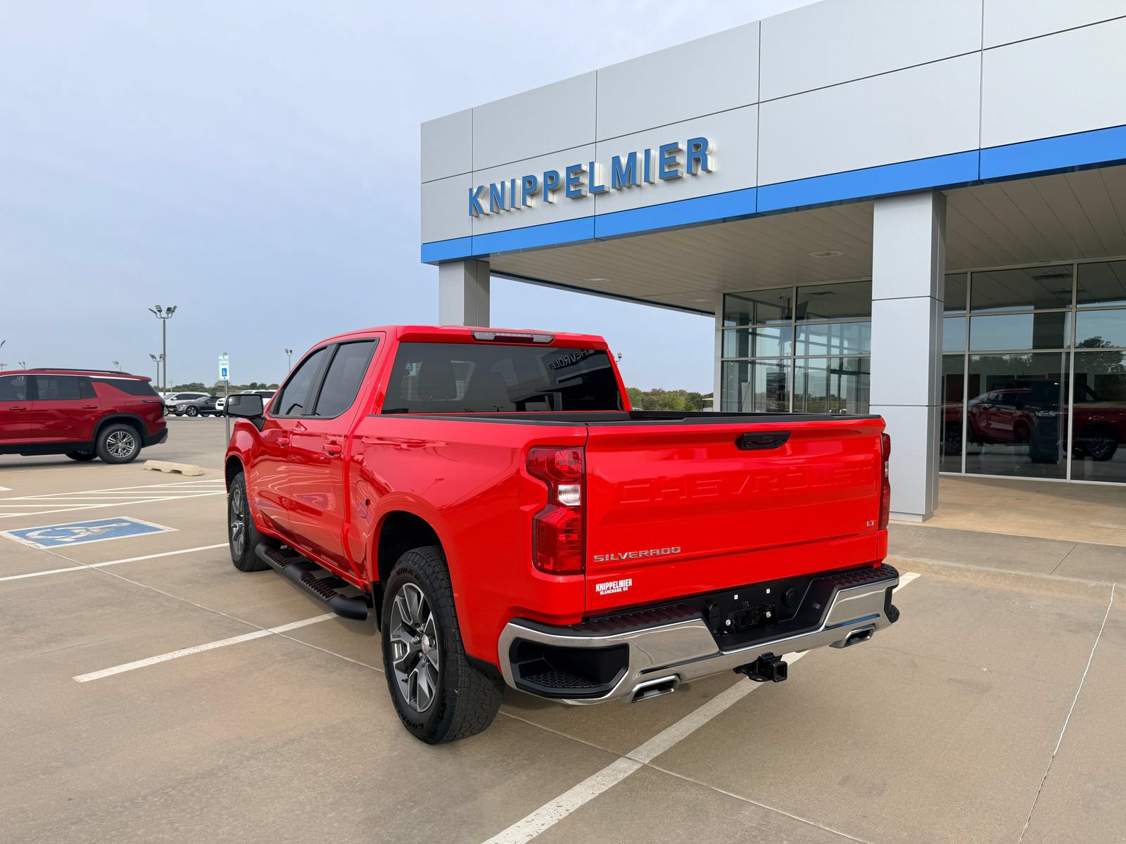Used 2025 Chevrolet Silverado 1500 LT AWD/4WD image 8