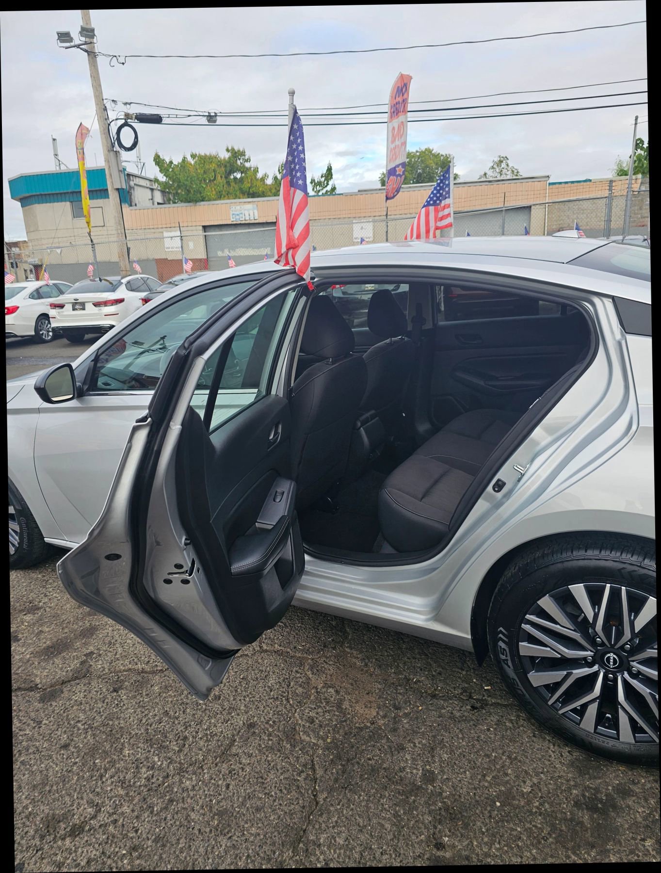 Used 2024 Nissan Altima 2.5 SV image 8