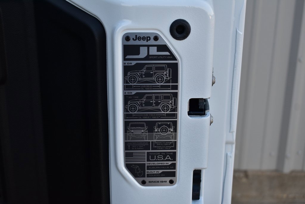 New 2025 Jeep Wrangler Sahara image 27