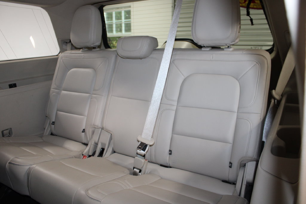 Used 2018 Lincoln Navigator Select RWD image 27