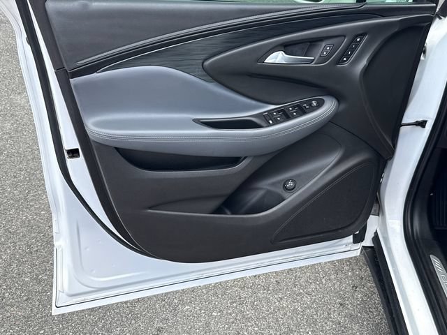 Used 2020 Buick Envision Essence FWD image 10