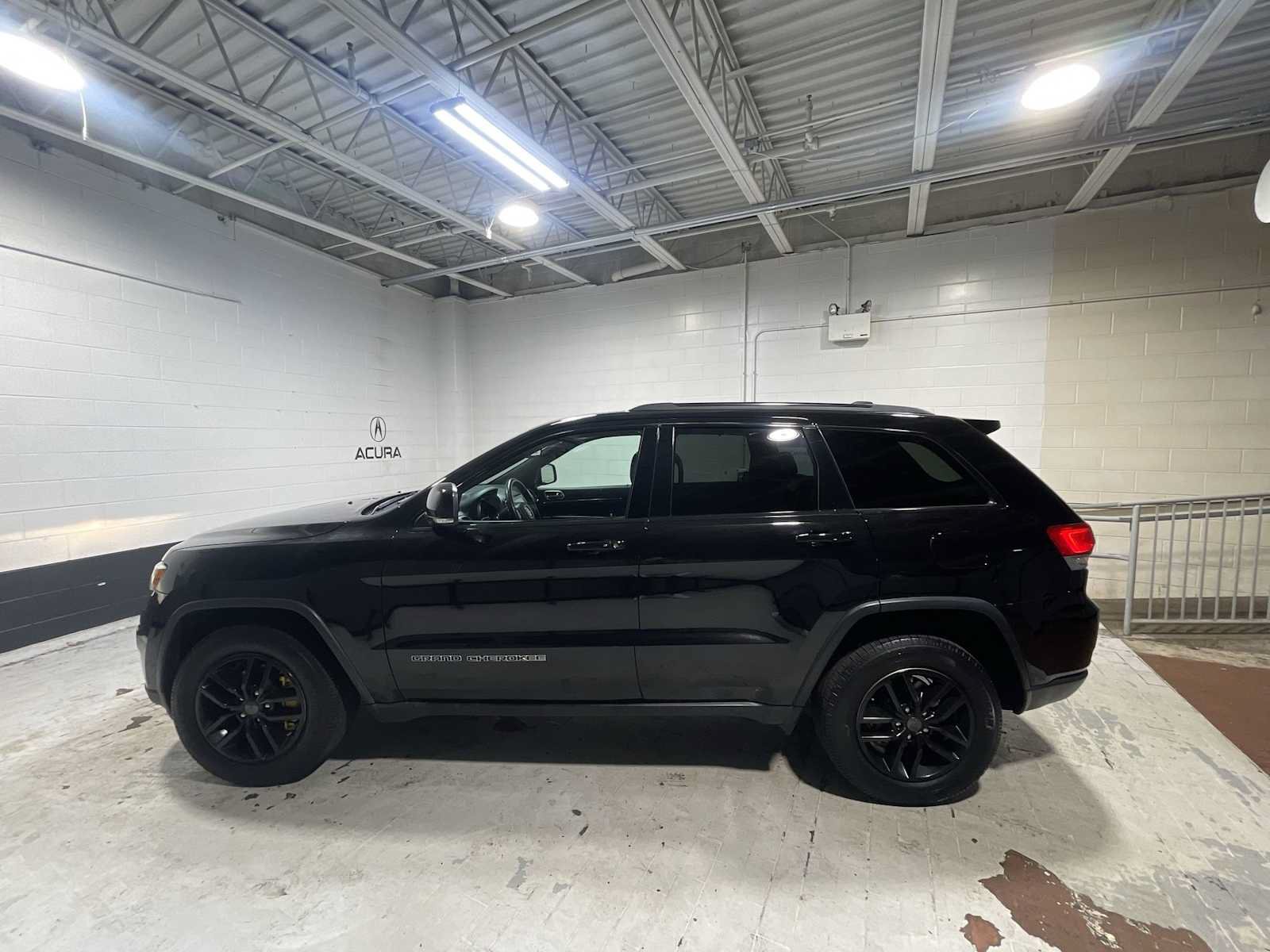 Used 2019 Jeep Grand Cherokee Limited AWD/4WD image 3