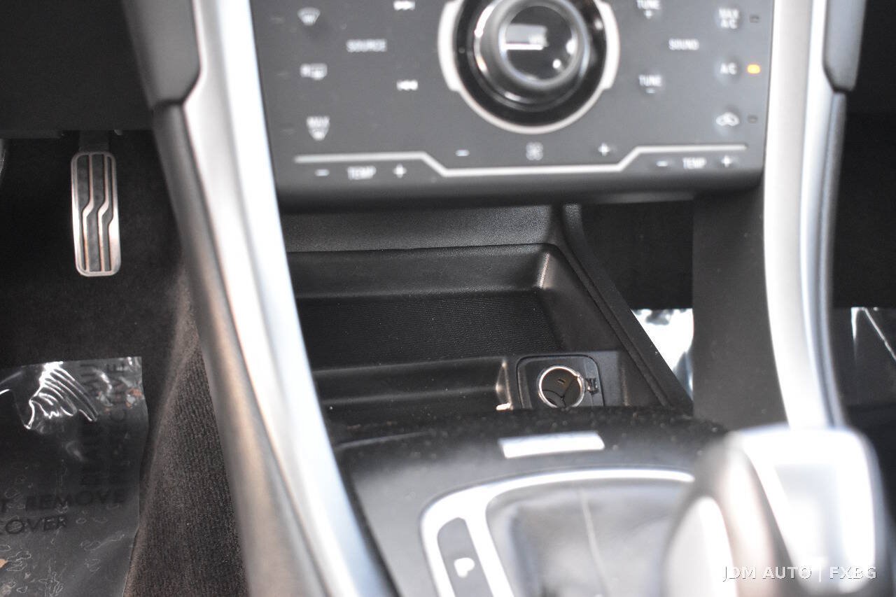 Used 2014 Ford Fusion Titanium FWD image 28