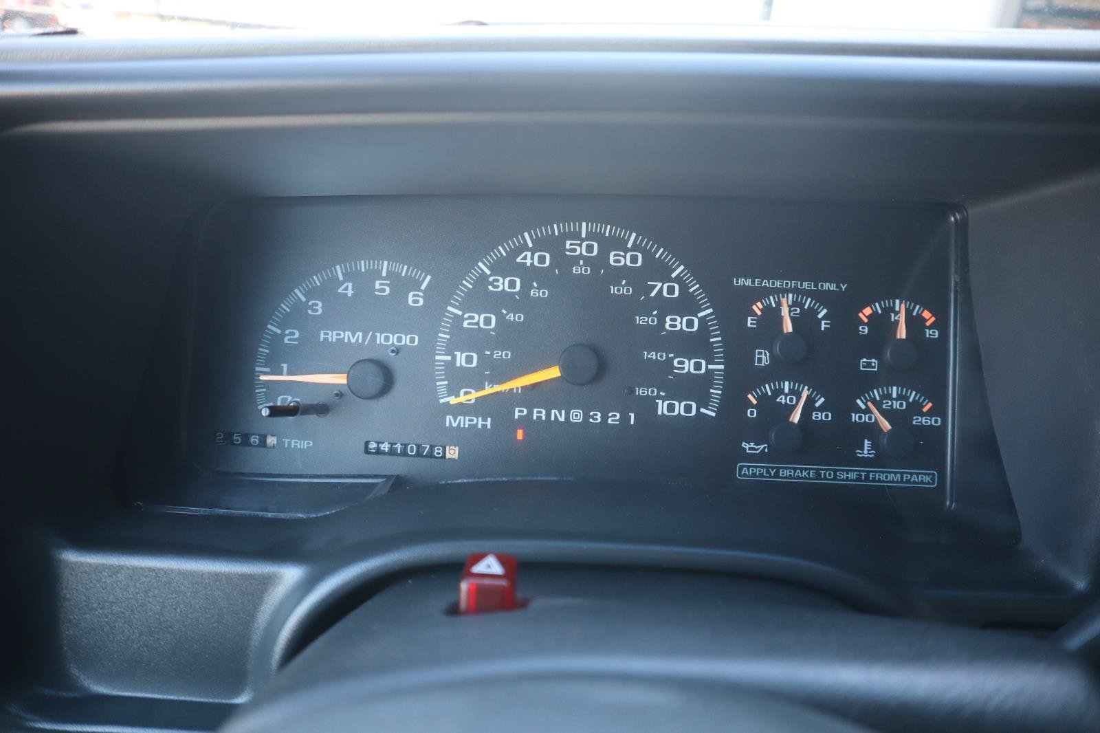 Used 1999 Chevrolet Suburban 2WD w/ Preferred Equipment Group 3 image 24