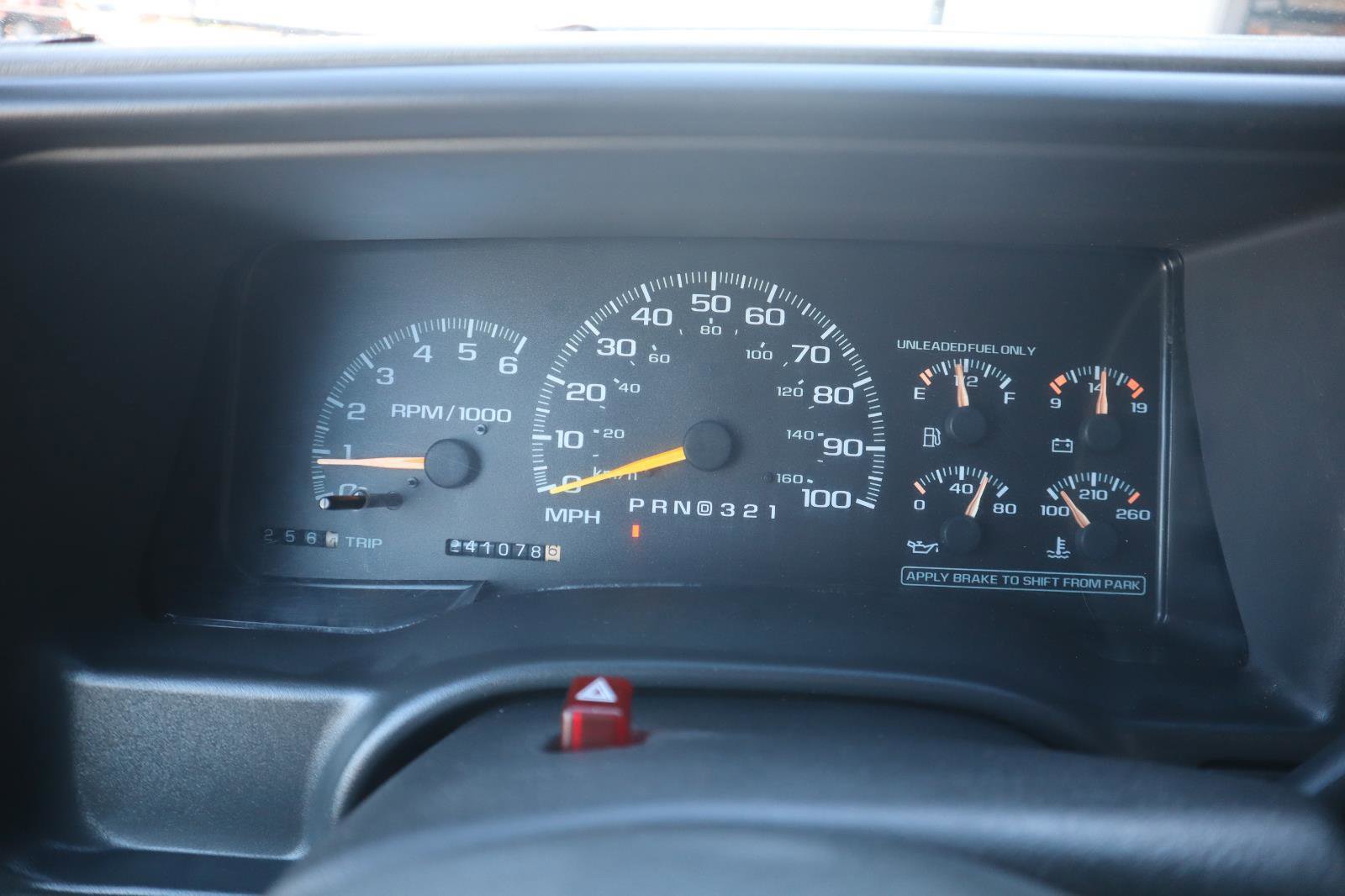 Used 1999 Chevrolet Suburban 2WD w/ Preferred Equipment Group 3 image 24