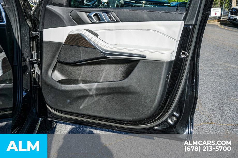 Used 2023 BMW X5 xDrive40i w/ Executive Package AWD/4WD image 57