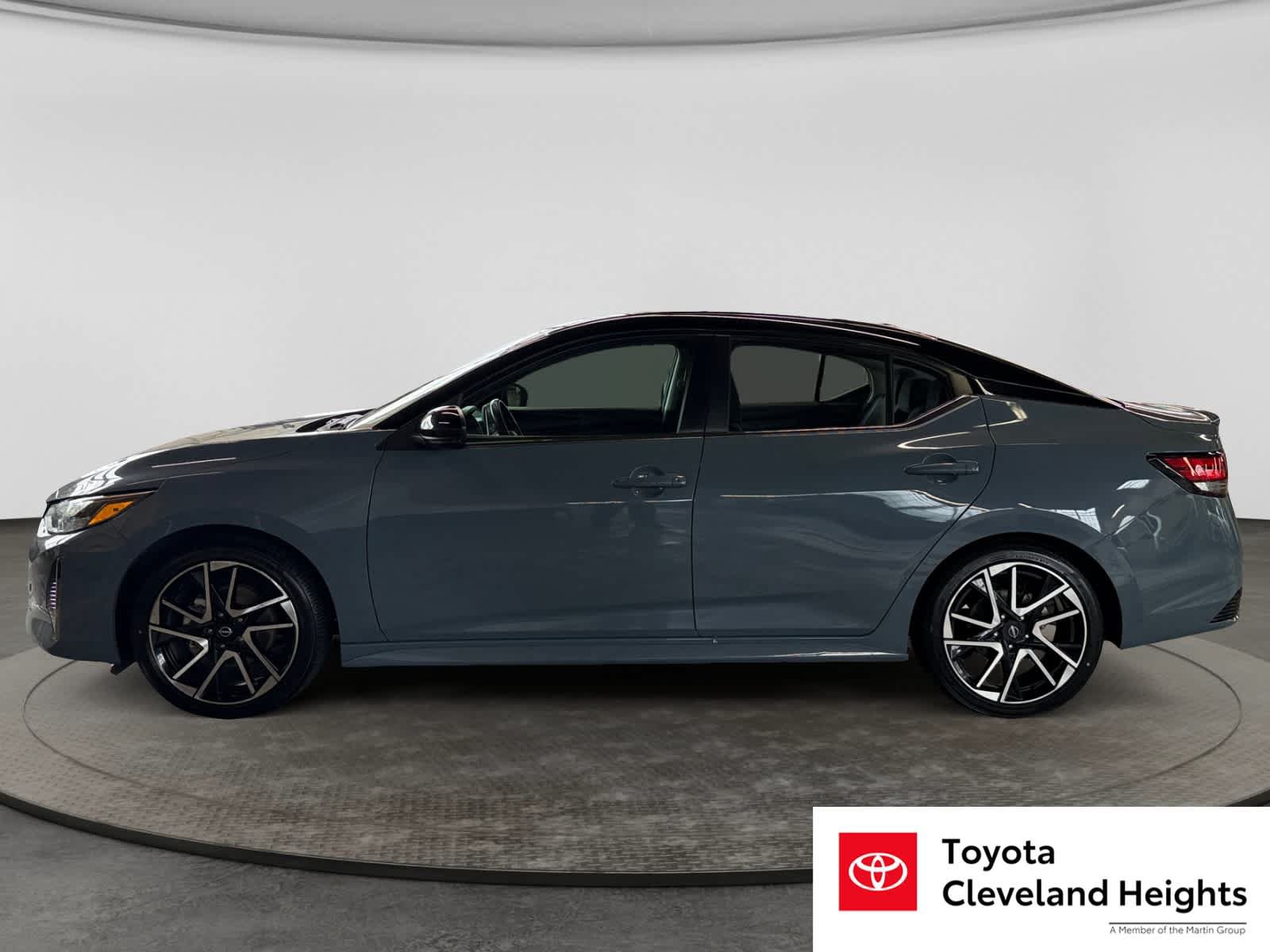 Used 2025 Nissan Sentra SR FWD image 8