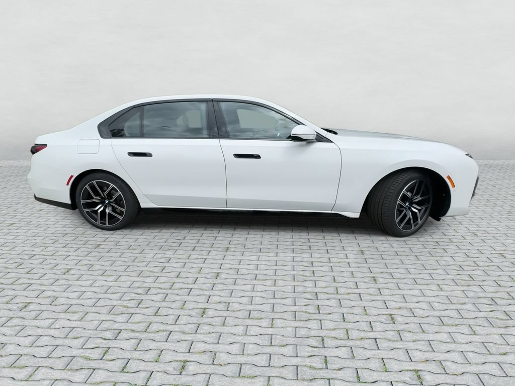 Used 2026 BMW 760i xDrive w/ Premium Package AWD/4WD image 9