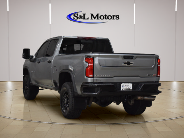 Used 2024 Chevrolet Silverado 2500 ZR2 w/ Technology Package AWD/4WD image 5