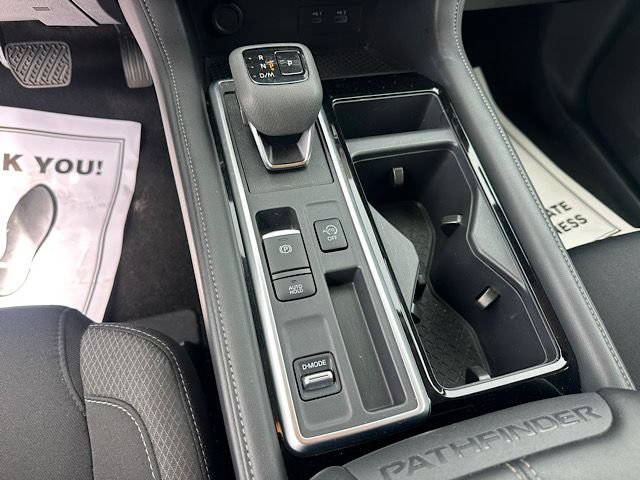 Used 2025 Nissan Pathfinder SV FWD image 28