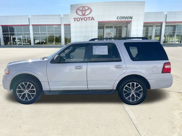 Used 2017 Ford Expedition XLT w/ Equipment Group 202A AWD/4WD image 2