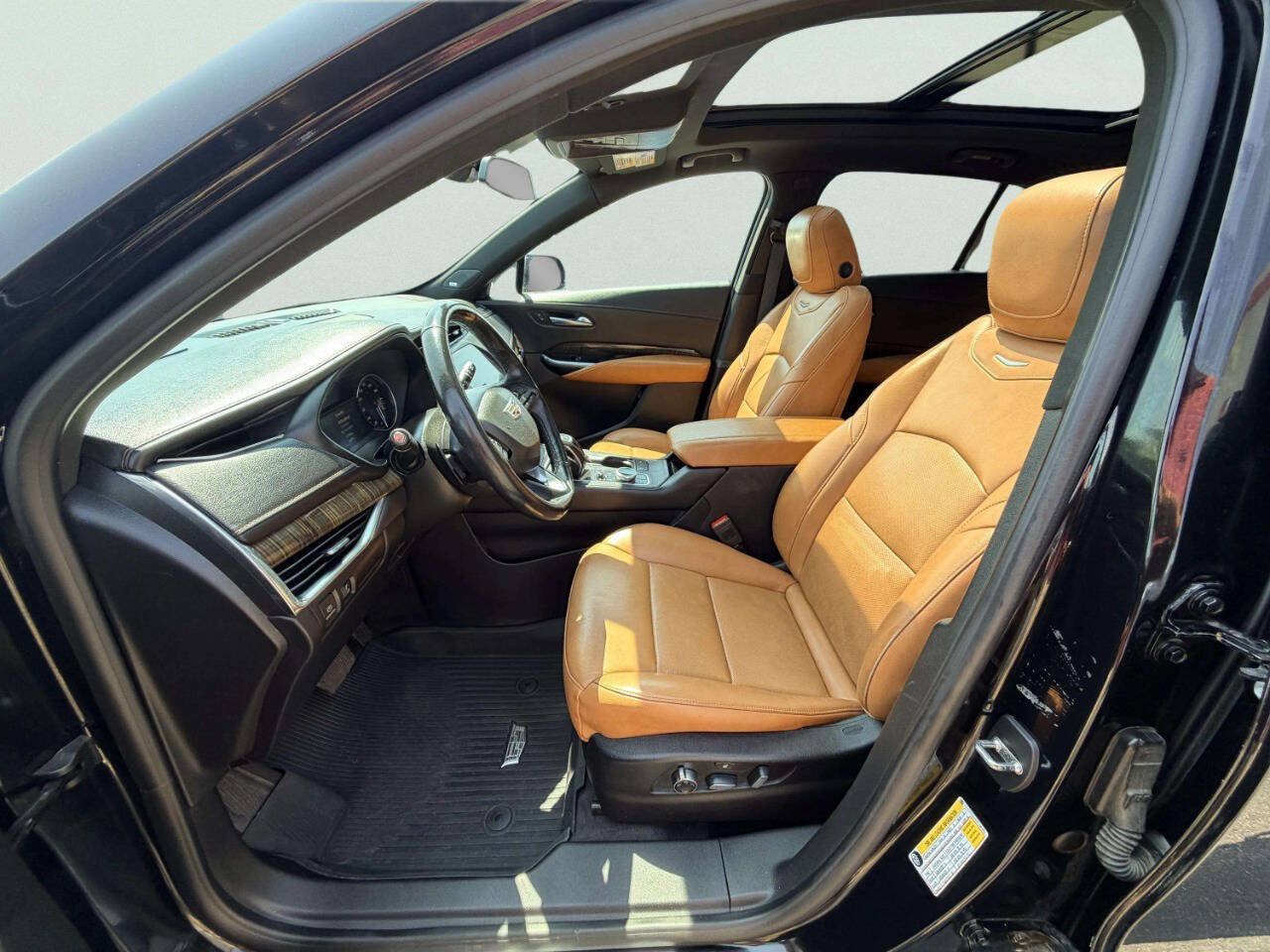 Used 2019 Cadillac XT4 Premium Luxury FWD image 18