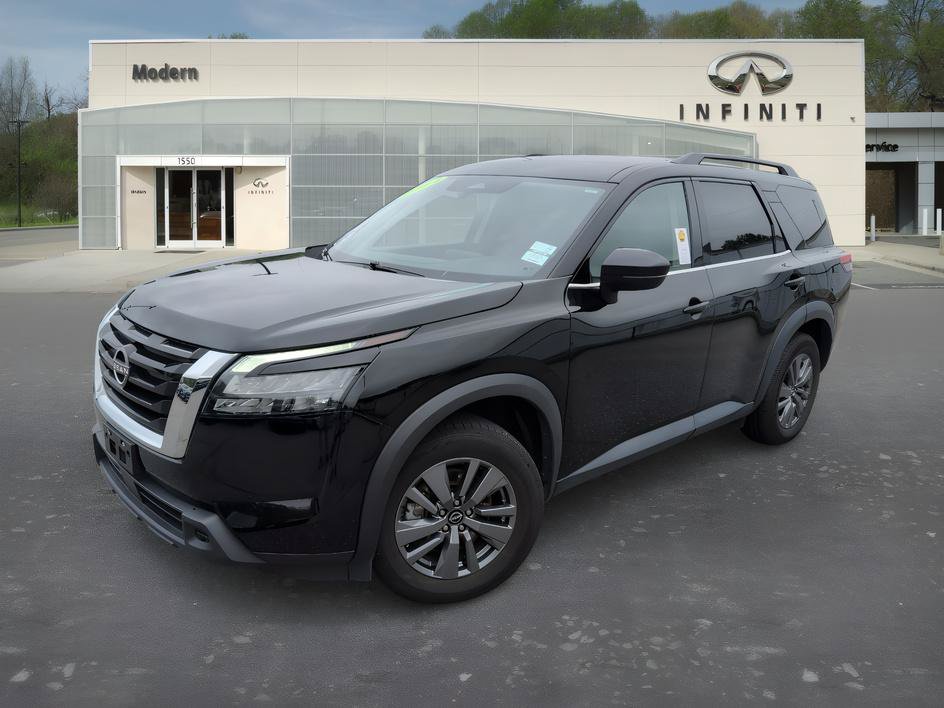 Used 2024 Nissan Pathfinder SV