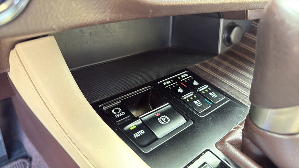 Used 2019 Lexus RX 450hL Luxury w/ Accessory Package AWD/4WD image 31