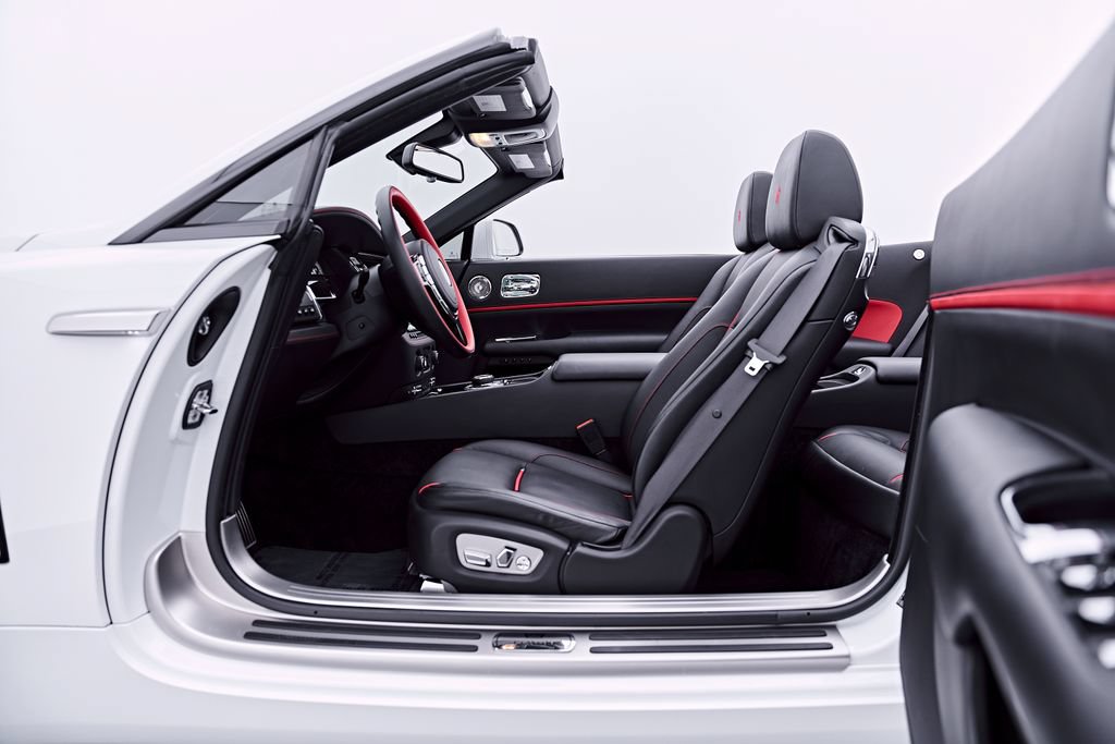 Used 2020 Rolls-Royce Dawn RWD image 47