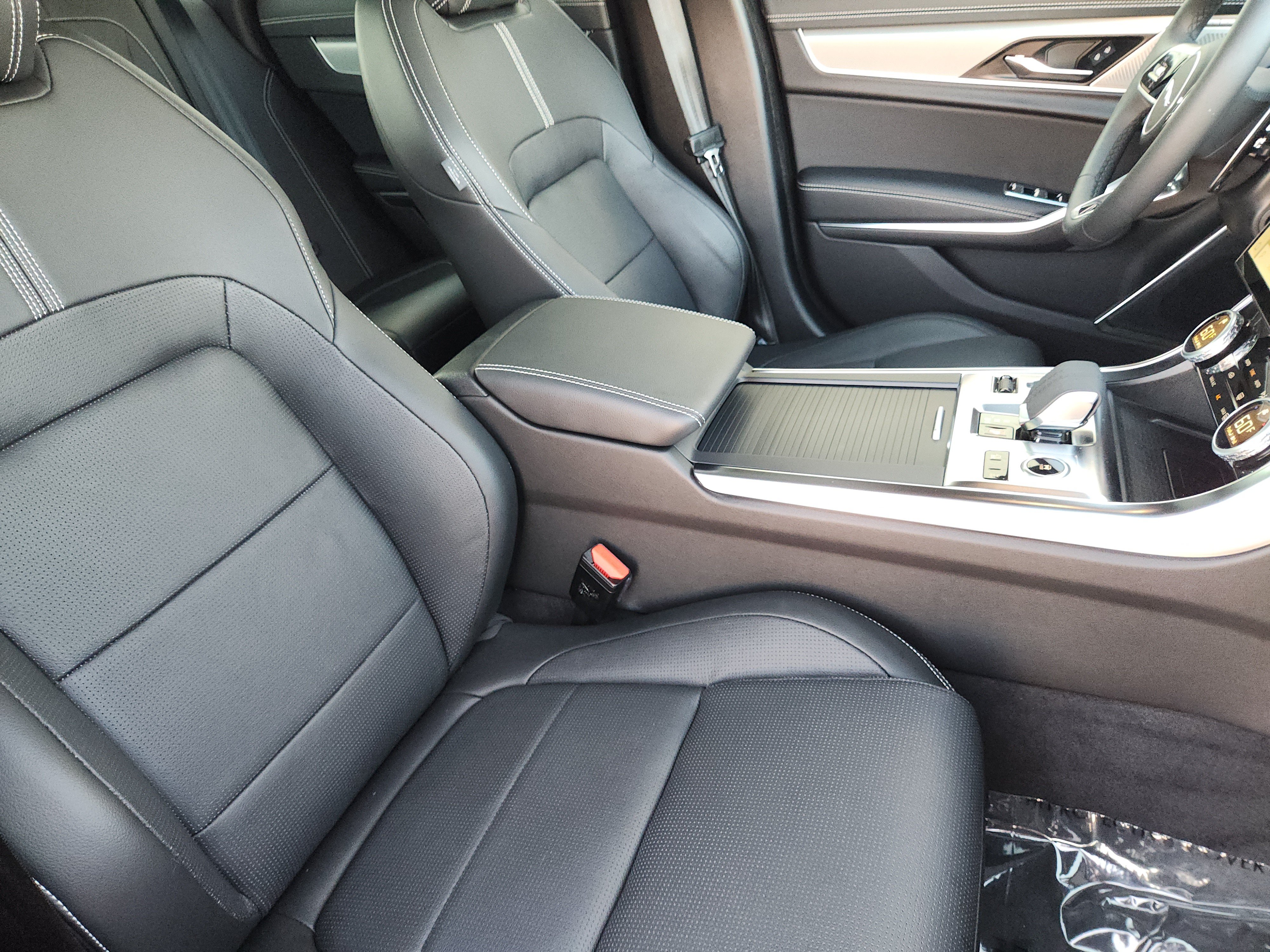 Certified 2024 Jaguar XF R-Dynamic SE AWD/4WD image 14