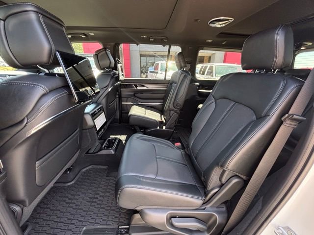 New 2026 Jeep Grand Wagoneer Summit image 15