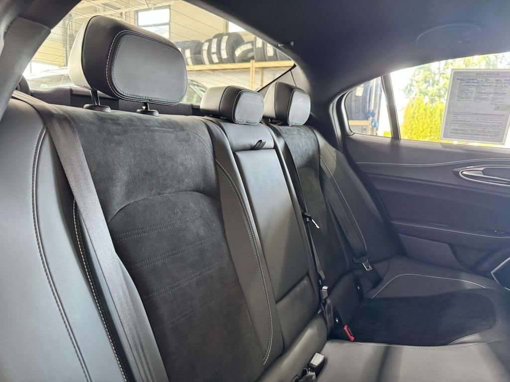 Used 2020 Alfa Romeo Giulia Quadrifoglio image 30