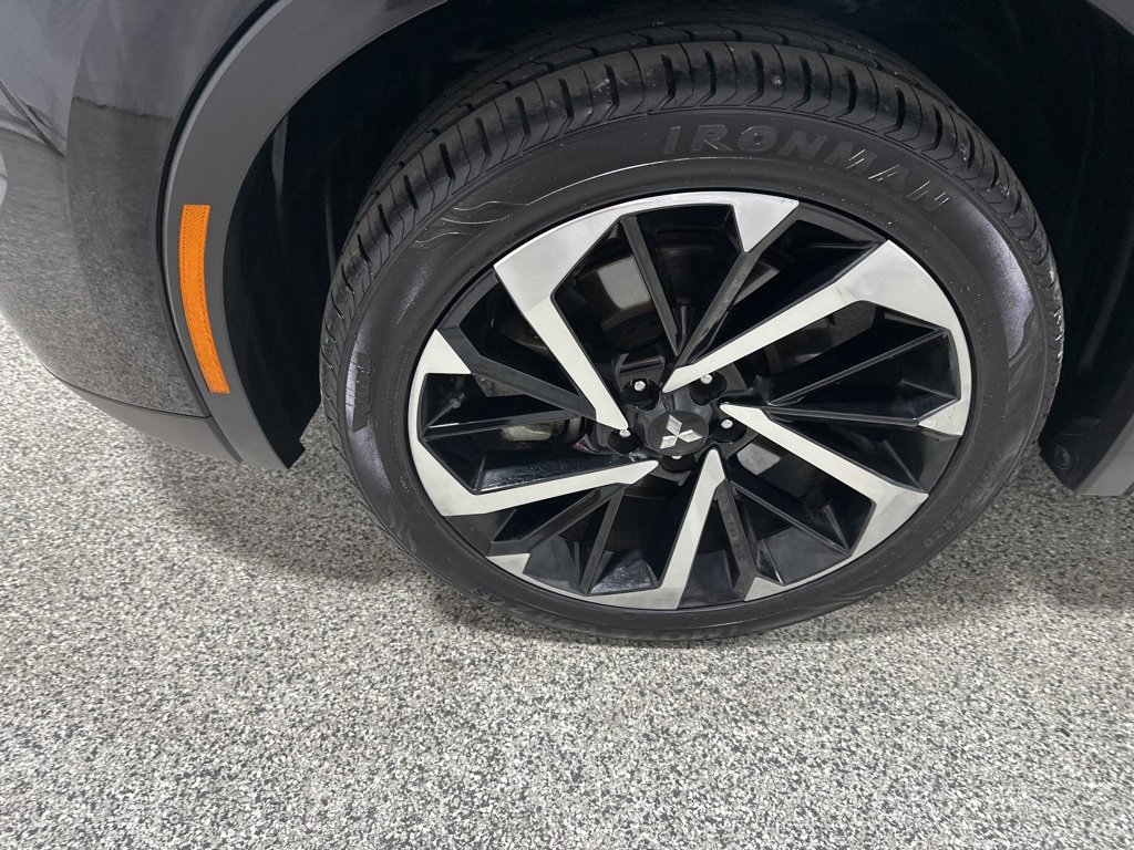Used 2024 Mitsubishi Outlander AWD image 6