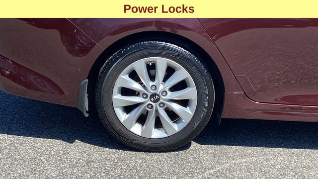 Used 2018 Kia Optima LX w/ 17" Alloy Wheels Package FWD image 11