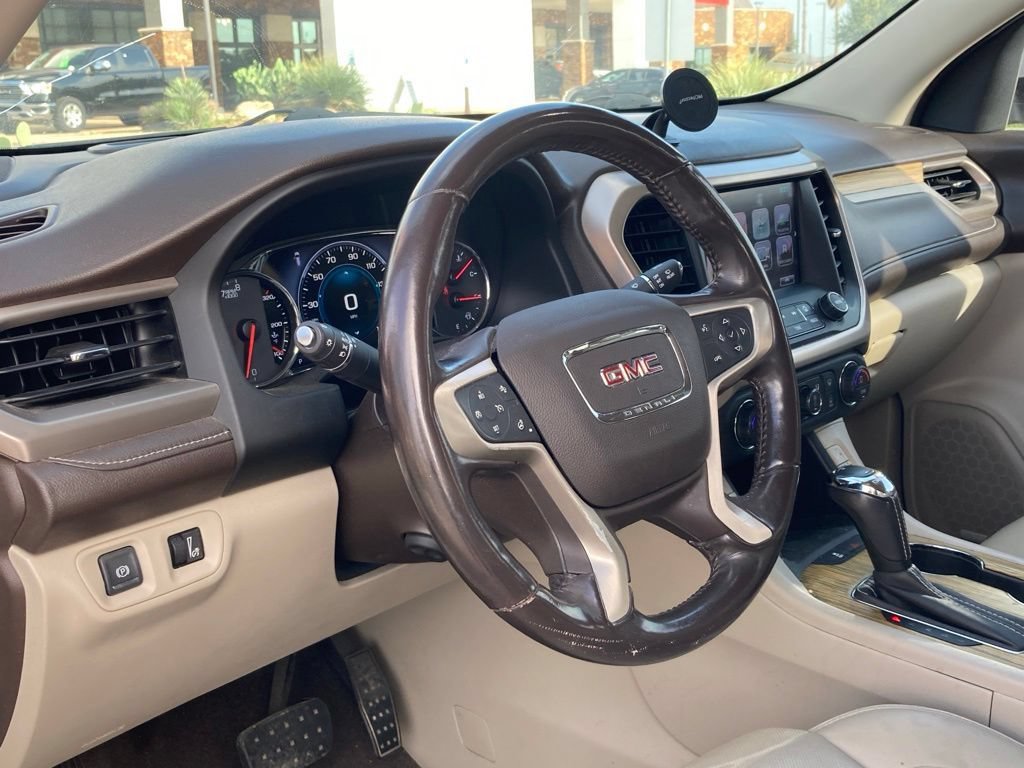 Used 2018 GMC Acadia Denali w/ Technology Package FWD image 9