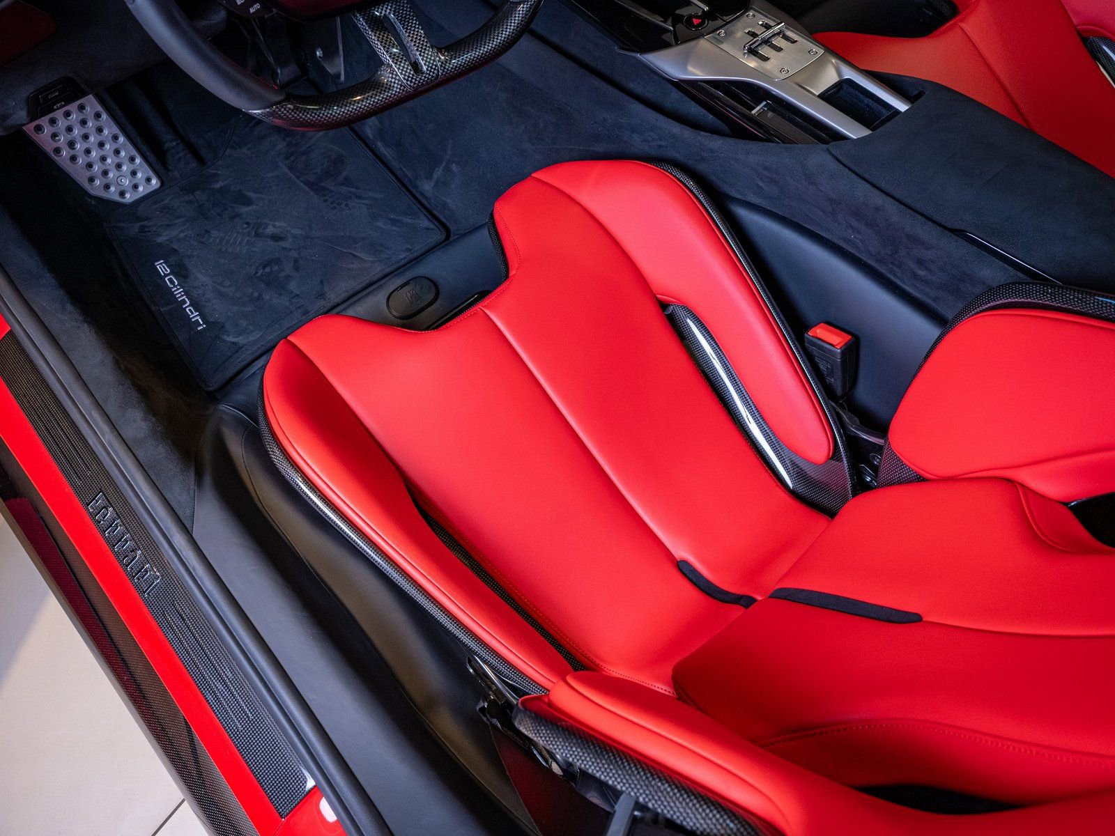 Certified 2025 Ferrari 12Cilindri RWD image 12