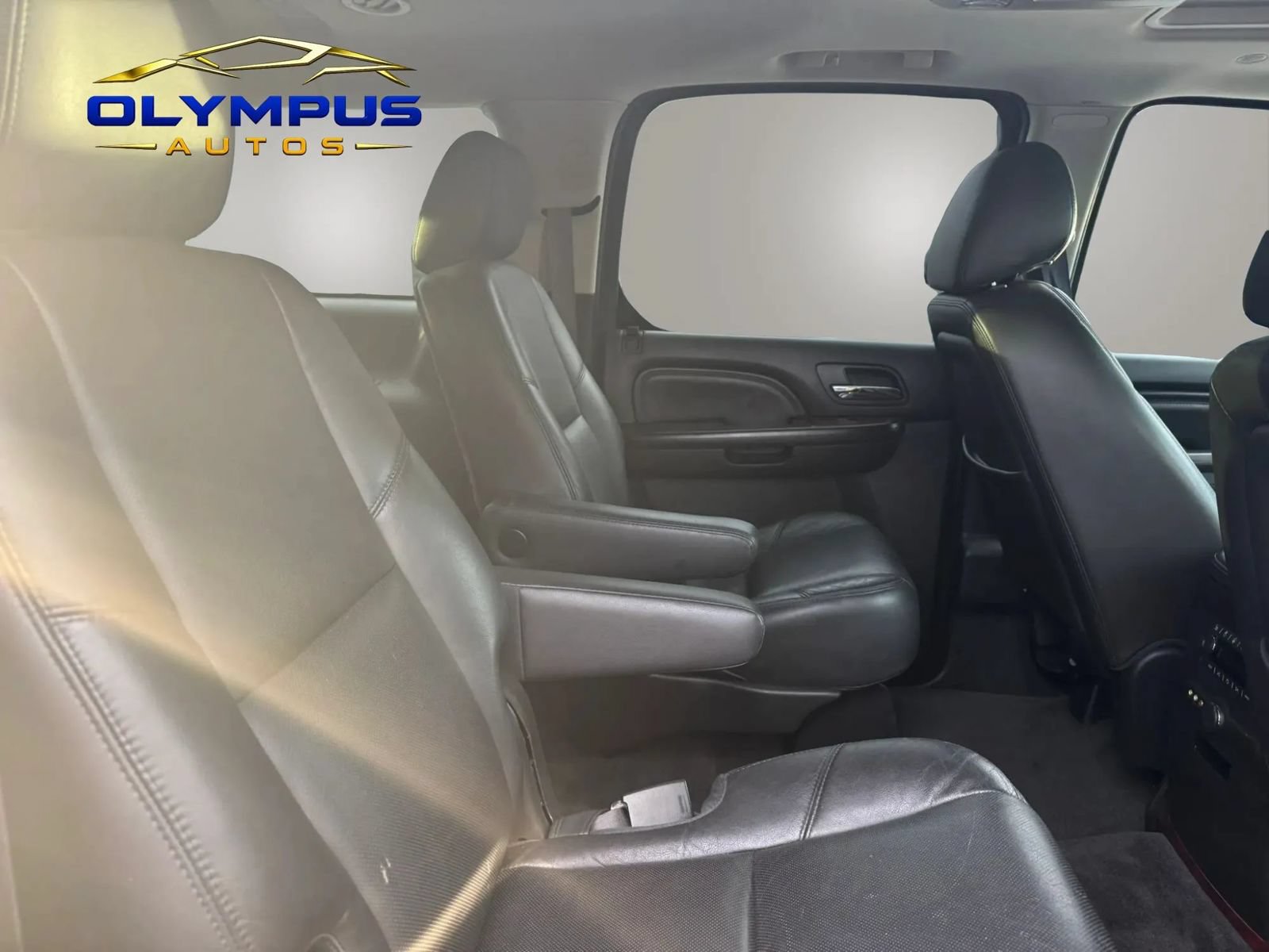 Used 2013 Cadillac Escalade ESV Premium AWD/4WD image 21