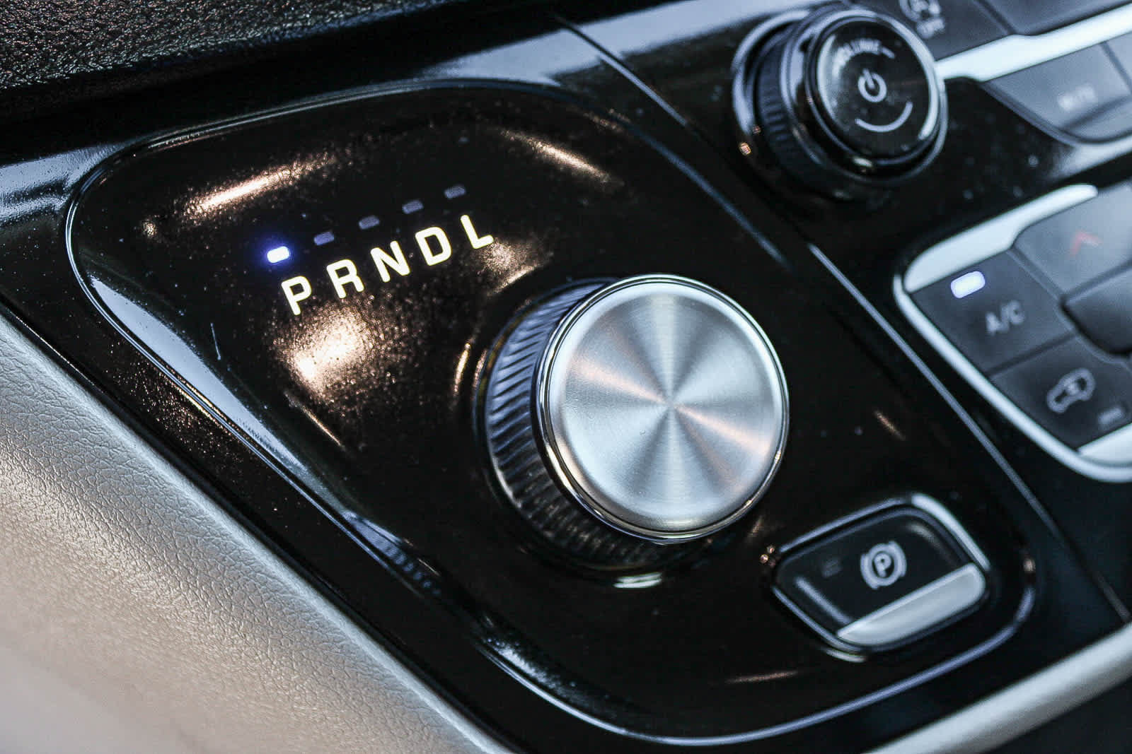 Used 2024 Chrysler Pacifica Touring-L FWD image 20