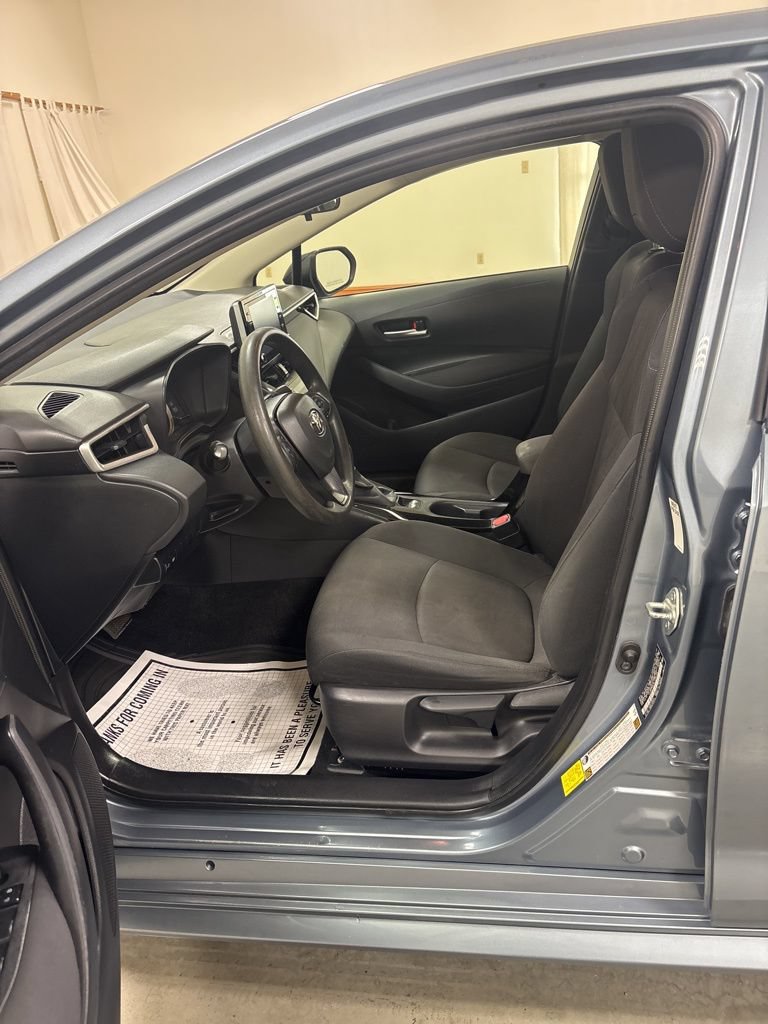 Used 2020 Toyota Corolla LE FWD image 9
