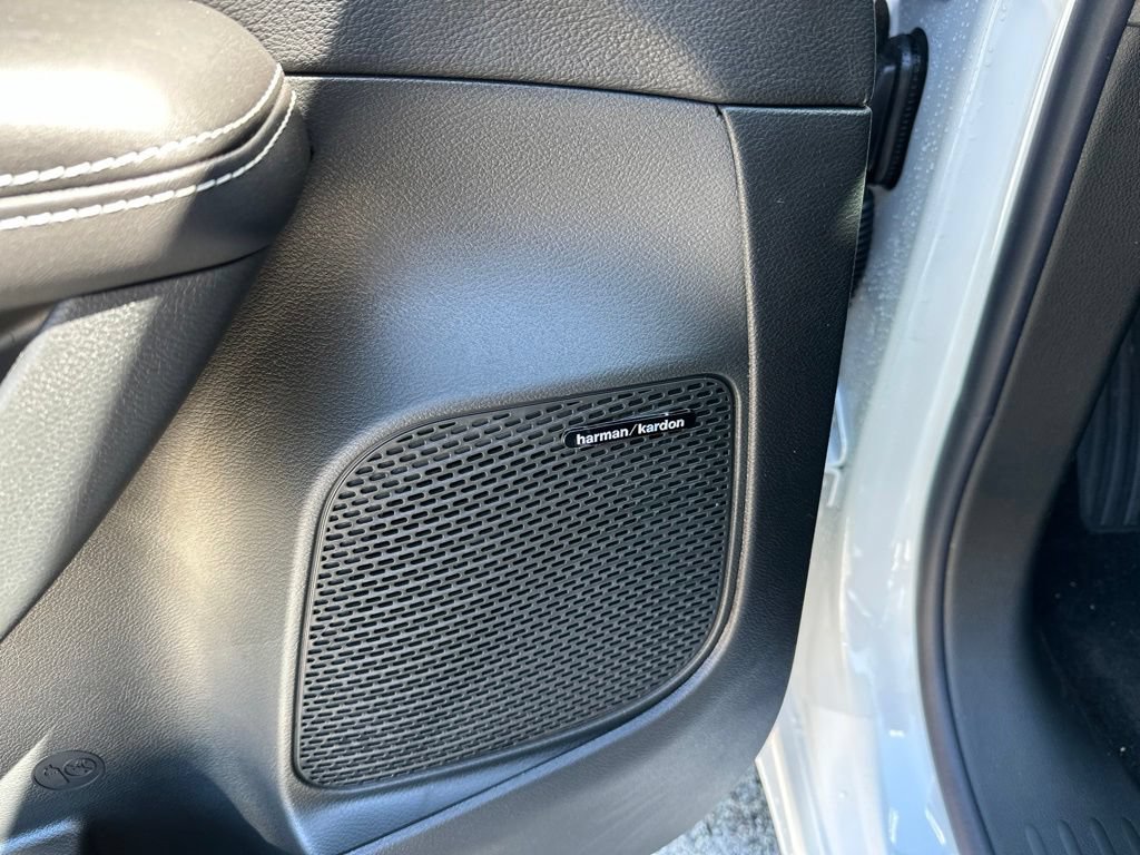 New 2027 Chrysler Pacifica Limited FWD image 21