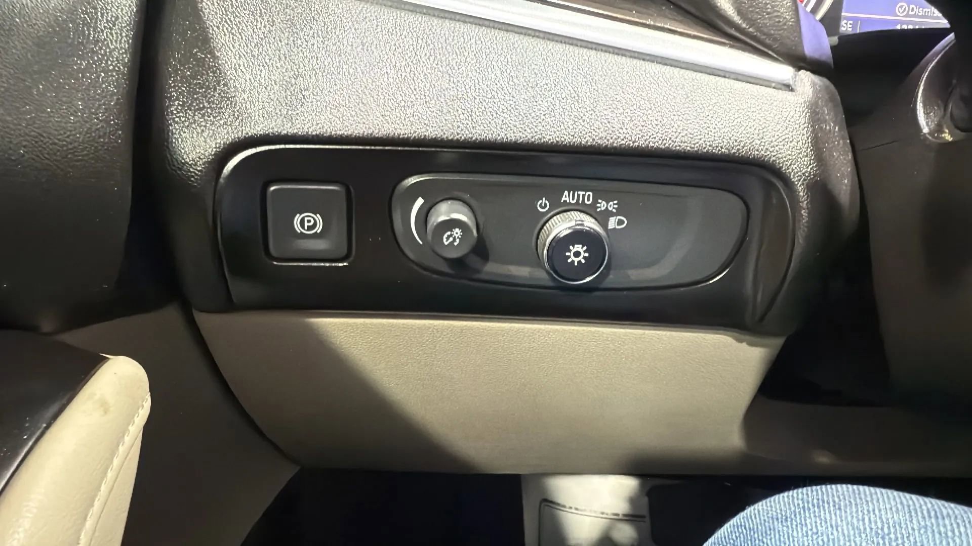 Used 2020 Buick Enclave Essence image 15