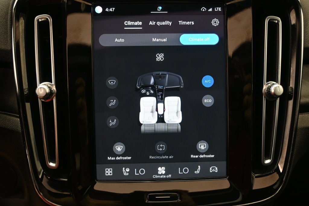 Used 2023 Volvo XC40 Recharge Ultimate AWD/4WD image 17