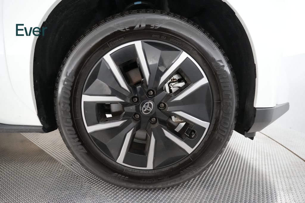 Used 2026 Toyota bZ FWD image 18