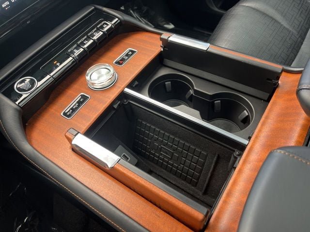 Used 2025 Lincoln Navigator L Black Label AWD/4WD image 43