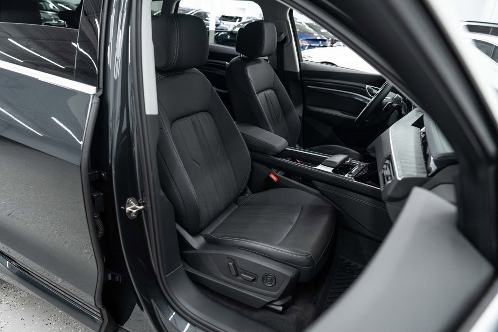 Used 2021 Audi e-tron Premium Plus w/ Premium Plus Package image 10